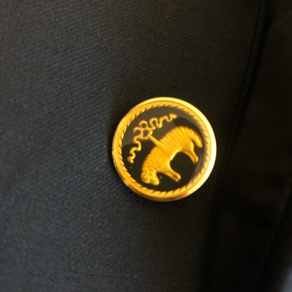 Blazer - Picture 4 of 5